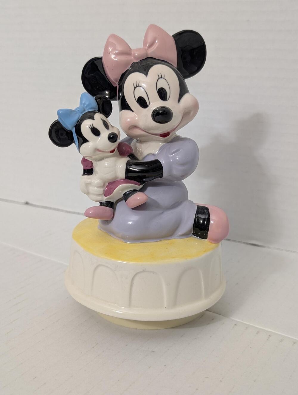 Vintage Disney Schmid Minnie Mouse Rock A Bye Baby Music Box